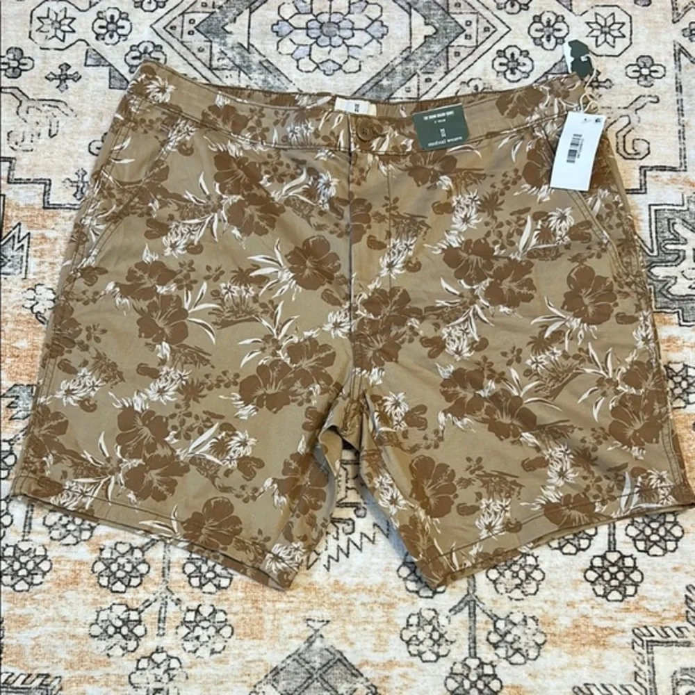 NWT 38 MUTUAL WEAVE The Chino Board short 8” inseam with tropical print